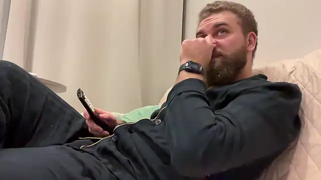 Snapshot of Bear_bear_ chatting on February 26, 7:13 pm Bear bear online show from February 26, 7:13 pm