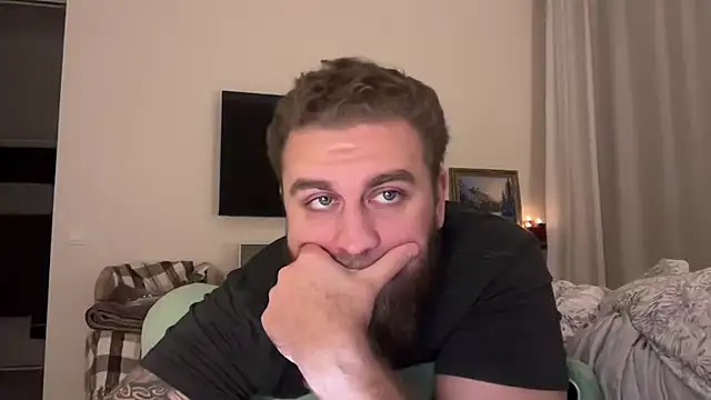 Snapshot of Bear_bear_ chatting on March 1, 6:43 pm Bear bear online show from March 1, 6:43 pm