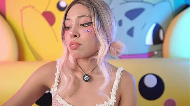 Snapshot of miss__maria chatting on April 9, 6:02 pm miss maria online show from April 9, 6:02 pm