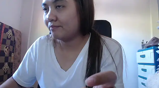 xTheLastVIRGINx online show from December 5, 5:15 am