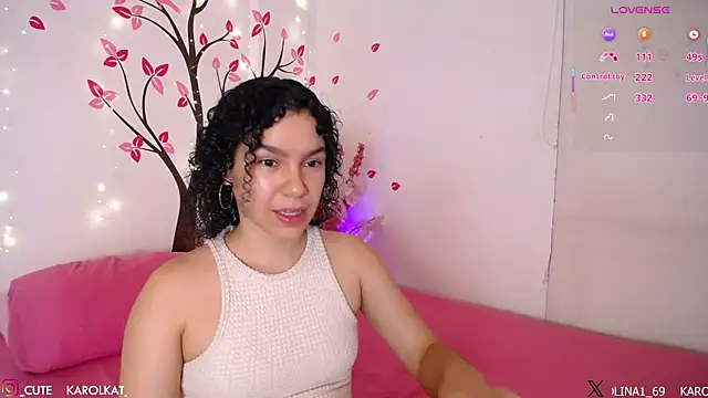 Karolina 1 online show from May 7, 1:22 am