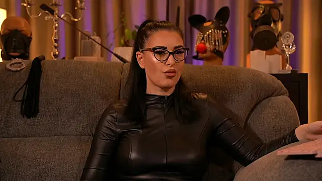 kelly kent online show from November 21, 9:02 pm