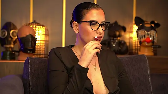 Snapshot of kelly_kent chatting on March 15, 8:37 pm kelly kent online show from March 15, 8:37 pm