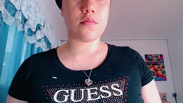 Emmy Ruiz online show from December 11, 5:26 pm