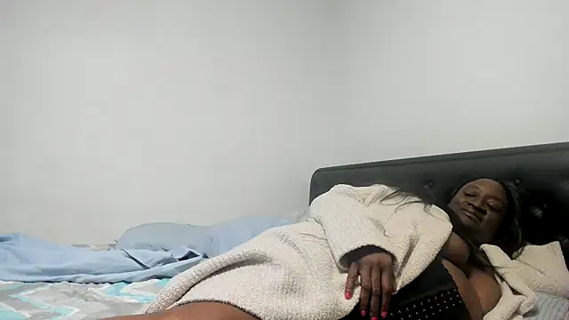 Snapshot of Katiefyi chatting on March 29, 2:44 am Katiefyi online show from March 29, 2:44 am