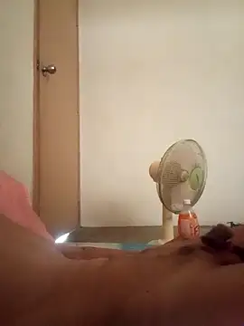 Snapshot of hughug123456 chatting on September 9, 1:38 am hughug123456 online show from September 9, 1:38 am