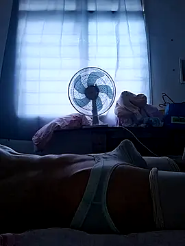 Snapshot of hughug123456 chatting on November 29, 11:19 pm hughug123456 online show from November 29, 11:19 pm