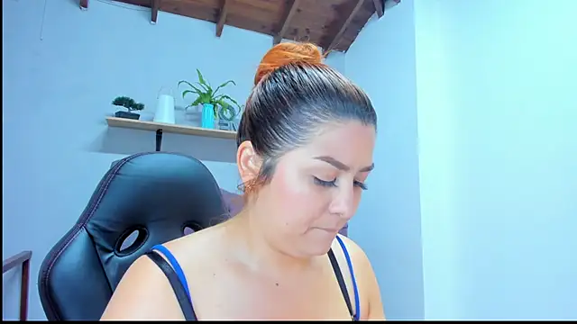 Snapshot of Gretta_Queen chatting on April 6, 6:31 pm Gretta Queen online show from April 6, 6:31 pm