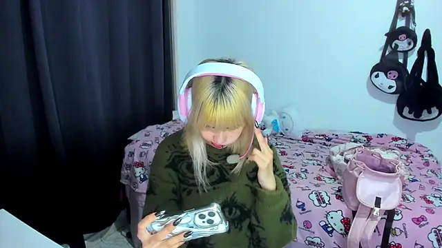 Akane-Mou online show from November 28, 2:25 am