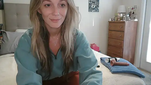 Heyitsmee33 online show from November 7, 12:27 pm