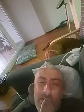 Snapshot of DildoG45 chatting on February 14, 5:48 am DildoG45 online show from February 14, 5:48 am