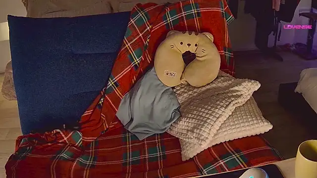 cutenessa online show from January 31, 1:02 pm