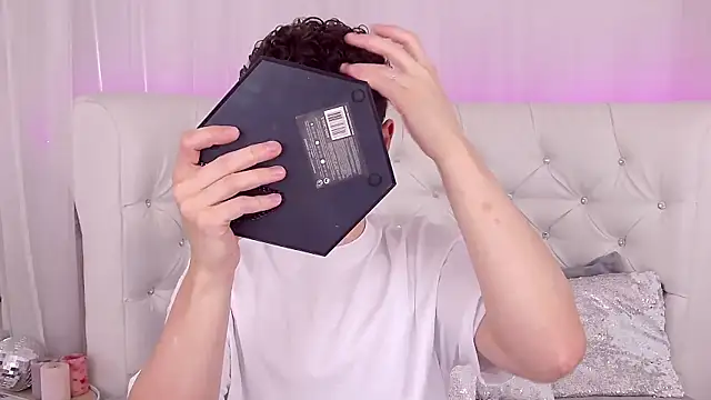 RobbyCharming online show from September 18, 3:41 am