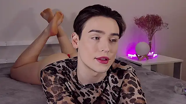 RobbyCharming online show from May 11, 5:24 am