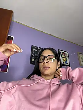 charlotte stevenss  online show from February 9, 12:36 am