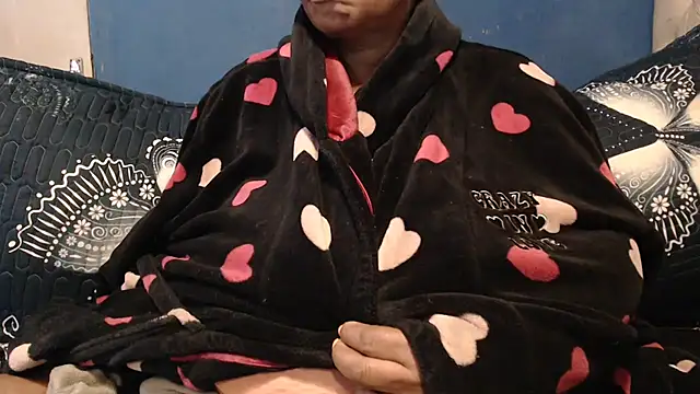 CUTEFIRMMELONSS online show from September 19, 9:22 am