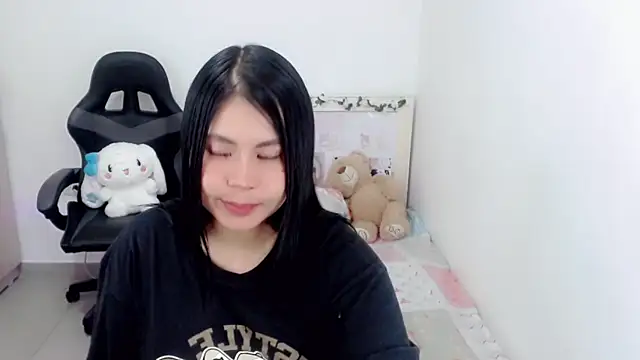 Snapshot of Youlittlepervertt_ chatting on December 17, 4:11 pm Youlittlepervertt online show from December 17, 4:11 pm