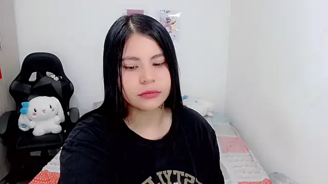 Snapshot of Youlittlepervertt_ chatting on February 24, 10:47 pm Youlittlepervertt online show from February 24, 10:47 pm