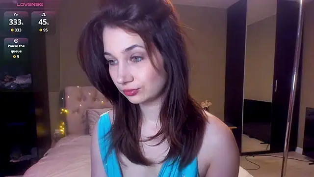 Snapshot of Carina_E chatting on February 9, 10:08 am Carina E online show from February 9, 10:08 am