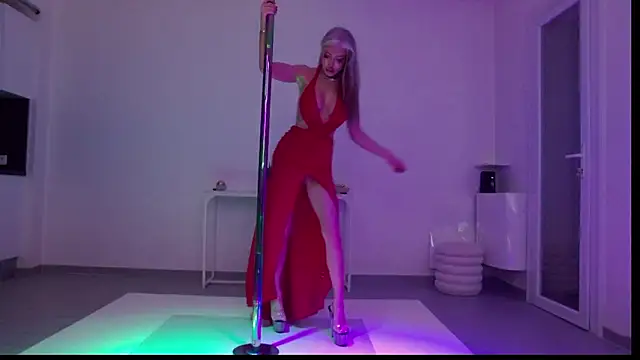 Bella Twine online show from March 6, 7:54 pm