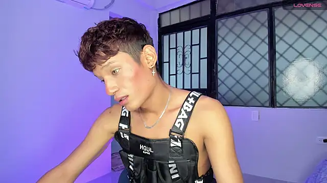 Snapshot of nicky_moo chatting on March 15, 4:21 pm nicky moo online show from March 15, 4:21 pm