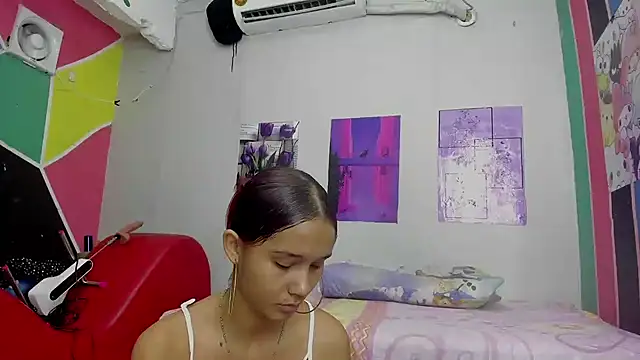 MarianaManzur online show from February 3, 2:24 pm