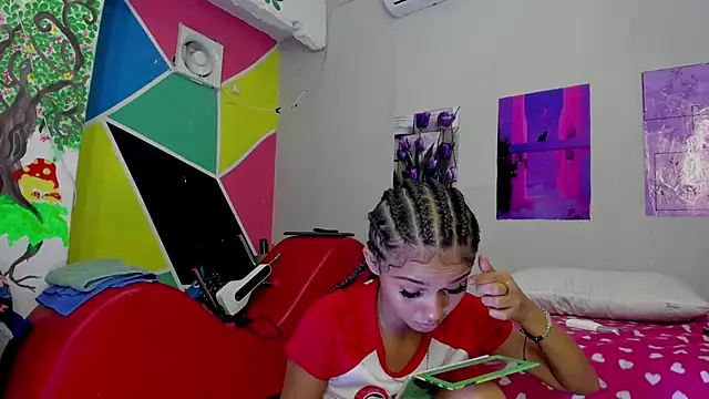 MarianaManzur online show from March 6, 8:27 pm