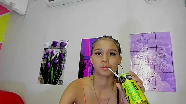 MarianaManzur online show from March 16, 2:11 pm