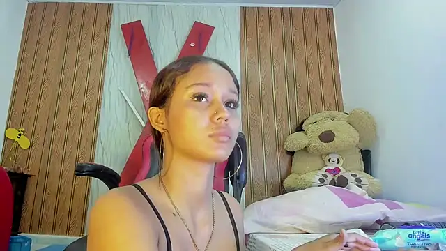 Snapshot of MarianaManzur chatting on February 24, 2:59 pm MarianaManzur online show from February 24, 2:59 pm