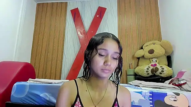 Snapshot of MarianaManzur chatting on March 8, 7:39 pm MarianaManzur online show from March 8, 7:39 pm