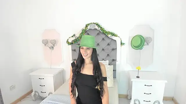 Snapshot of Valentina_Ross_ chatting on March 17, 12:19 pm Valentina Ross online show from March 17, 12:19 pm