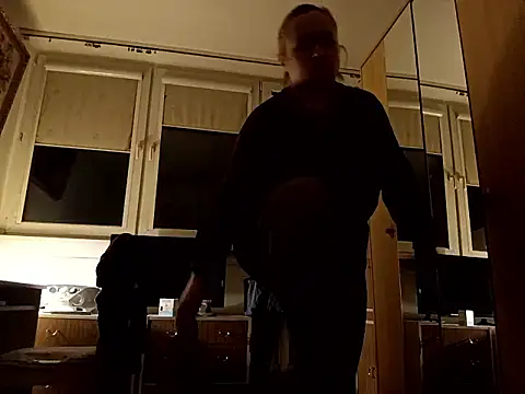 Snapshot of She-devilx chatting on February 19, 9:14 pm She-devilx online show from February 19, 9:14 pm