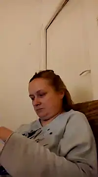 Snapshot of She-devilx chatting on March 22, 12:49 am She-devilx online show from March 22, 12:49 am