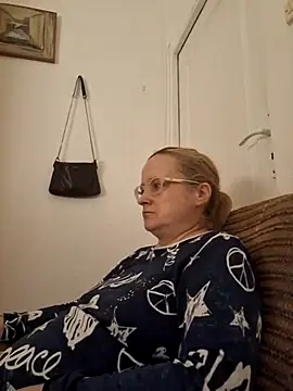 Snapshot of She-devilx chatting on September 21, 9:05 pm She-devilx online show from September 21, 9:05 pm