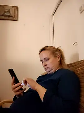 Snapshot of She-devilx chatting on October 22, 10:31 pm She-devilx online show from October 22, 10:31 pm