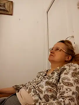 Snapshot of She-devilx chatting on November 7, 10:54 pm She-devilx online show from November 7, 10:54 pm