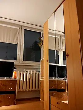 Snapshot of She-devilx chatting on February 8, 10:24 pm She-devilx online show from February 8, 10:24 pm