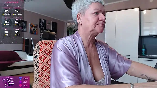 roxana brooks online show from October 14, 7:09 am