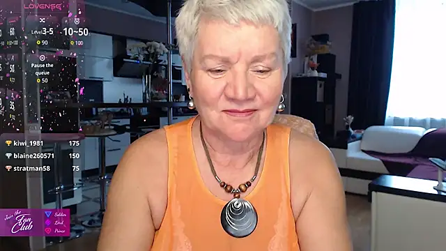 Snapshot of roxana_brooks chatting on March 5, 2:35 pm roxana brooks online show from March 5, 2:35 pm