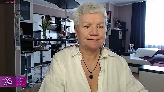 Snapshot of roxana_brooks chatting on March 10, 2:33 pm roxana brooks online show from March 10, 2:33 pm