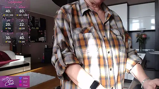 Snapshot of roxana_brooks chatting on March 20, 9:14 am roxana brooks online show from March 20, 9:14 am