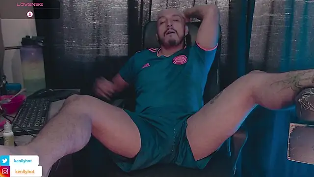 KenllyH online show from April 3, 10:19 pm