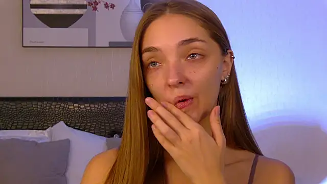 Snapshot of VirginieCruz chatting on November 8, 5:40 am VirginieCruz online show from November 8, 5:40 am