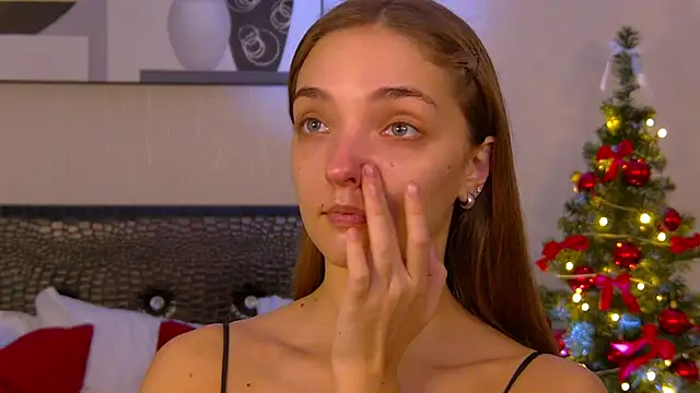 Snapshot of VirginieCruz chatting on December 23, 5:38 am VirginieCruz online show from December 23, 5:38 am