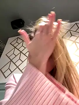 ValenciaShock online show from November 20, 6:35 am