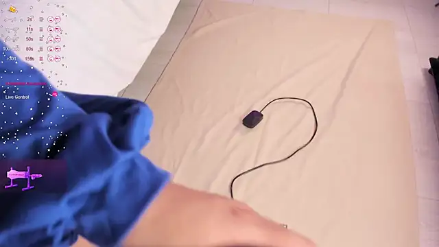 Isabella Daniell online show from November 30, 4:05 am