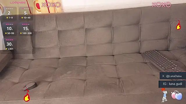 Snapshot of LunaGudi chatting on October 11, 11:53 am LunaGudi online show from October 11, 11:53 am