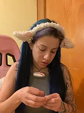 Snapshot of Lucygothic chatting on January 23, 1:08 am Lucygothic online show from January 23, 1:08 am