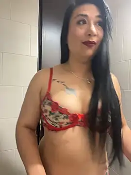 Karina Yang online show from December 3, 10:30 pm