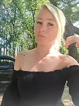 Snapshot of POPPY_XO chatting on July 21, 3:25 pm POPPY XO online show from July 21, 3:25 pm